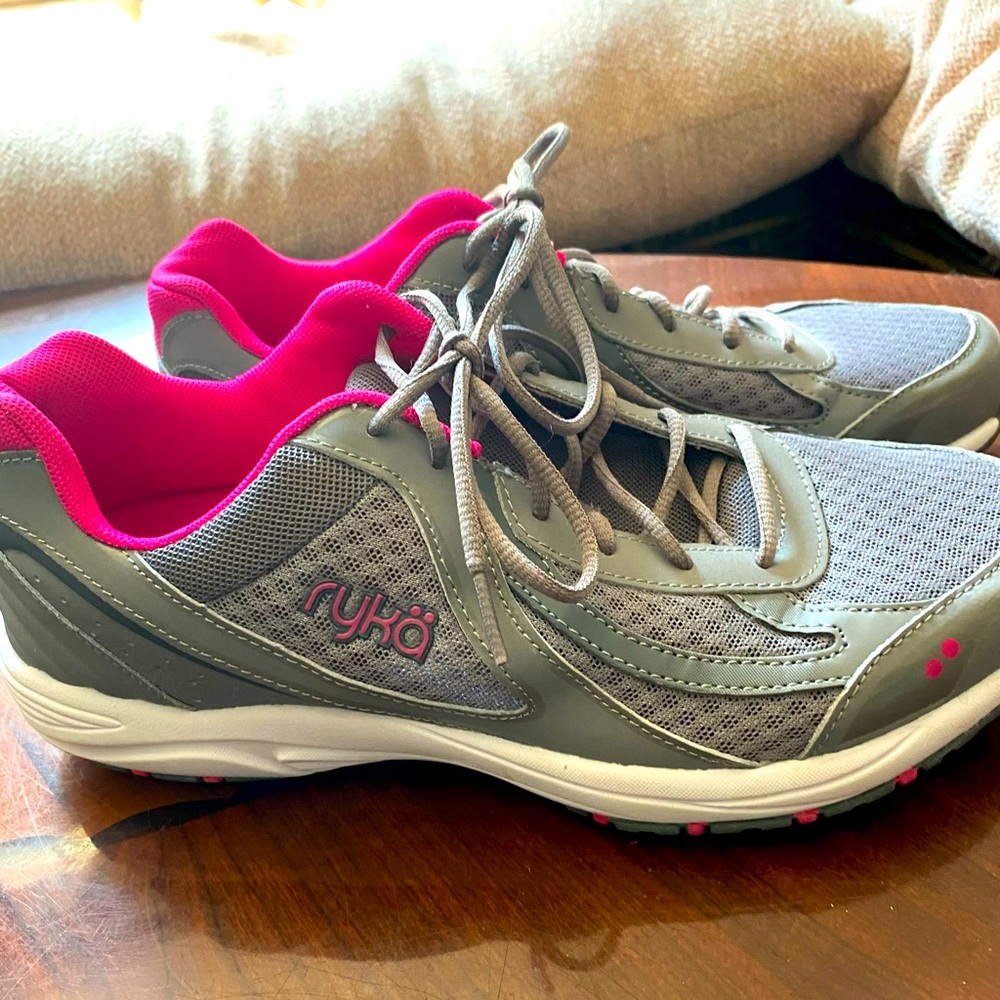 Ryka Athletic Shoes 9.5
